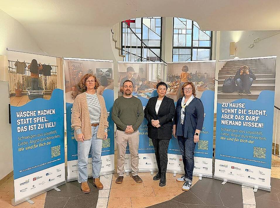 v.l.n.r.: Iris Emmerich (Leitung FBS Mayen), Daniel Scharfbillig (Netzwerkkoordination Mayen), Andrea Roggenfelder (Lotsenstelle FBS Mayen), Sandra Dietrich-Fuchs (Fachbereichsleitung FB2)